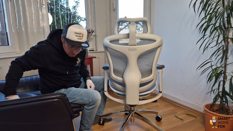 Rueckenlehne des Sihoo Buerstuhls in der Nahaufnahme.